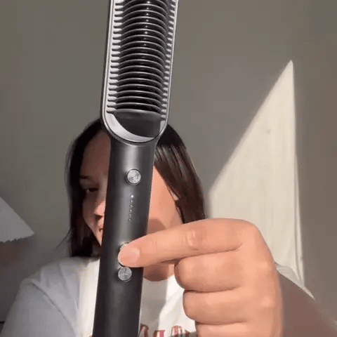  Professional results at home with the SmoothStraight Brush